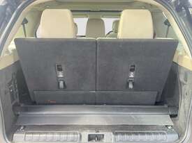 2021 Land Rover Discovery D300 S Diesel - picture1' - Click to enlarge