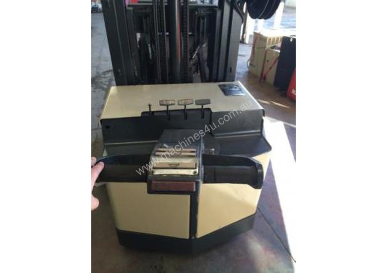 CROWN 30WRTL150 Walkie Reach Forklift