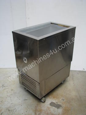 Commercial Kitchen Mobile Deep Freezer - 100L