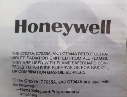 HONEYWELL C7044A UV SIDE AND END VIEWING SENSOR #G