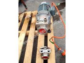 Rotary Vane Pump with spare head - picture1' - Click to enlarge
