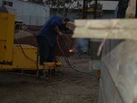 LINCOLN 400AS DIESEL POWERED WELDER - picture1' - Click to enlarge