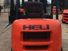 3.5T HELI DIESEL, 3 STAGE 4800MM UPRIGHT - picture2' - Click to enlarge