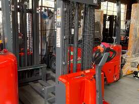 JIALIFT 1T 3M Straddle Leg Electric Walkie Stacker inside build charger | Best Service - picture0' - Click to enlarge