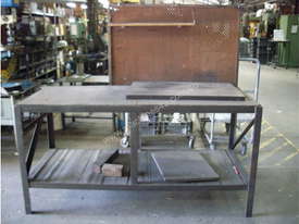 WSteel Frame Work Bench - picture0' - Click to enlarge