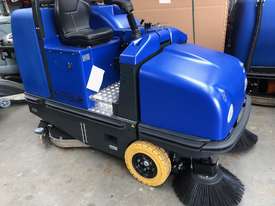 Fiorentini LPG Sweeper/Scrubber - picture0' - Click to enlarge