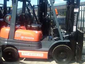 Toyota Forklift 6FG25 4.3m Lift 2.5 Ton Container Mast 7000 Hrs - picture0' - Click to enlarge
