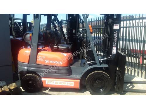 Toyota Forklift 6FG25 4.3m Lift 2.5 Ton Container Mast 7000 Hrs