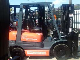 Toyota Forklift 6FG25 4.3m Lift 2.5 Ton Container Mast 7000 Hrs - picture1' - Click to enlarge