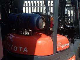 Toyota Forklift 6FG25 4.3m Lift 2.5 Ton Container Mast 7000 Hrs - picture2' - Click to enlarge