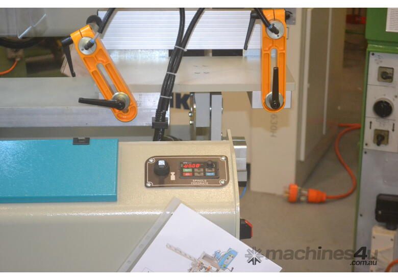 caption Aluminium / PVC Copy Router Model: CRM 301S