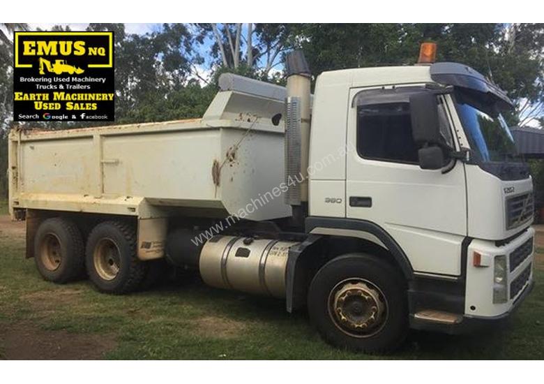 caption Volvo FM9 Tipper & Super Dog Combo, very neat. EMUS NQ