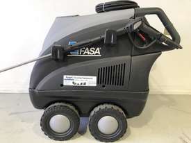 Fasa Hyper L 240V Hot water Pressure cleaner - picture0' - Click to enlarge