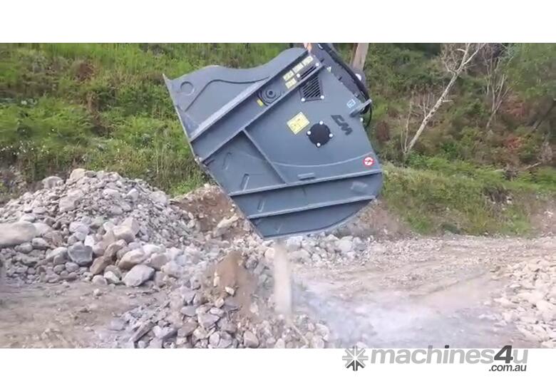 caption CM Crushing Italian made Crusher Bucket