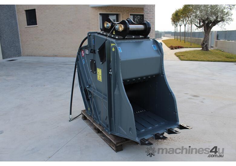 caption CM Crushing Italian made Crusher Bucket
