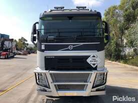 2014 Volvo FH13 - picture1' - Click to enlarge