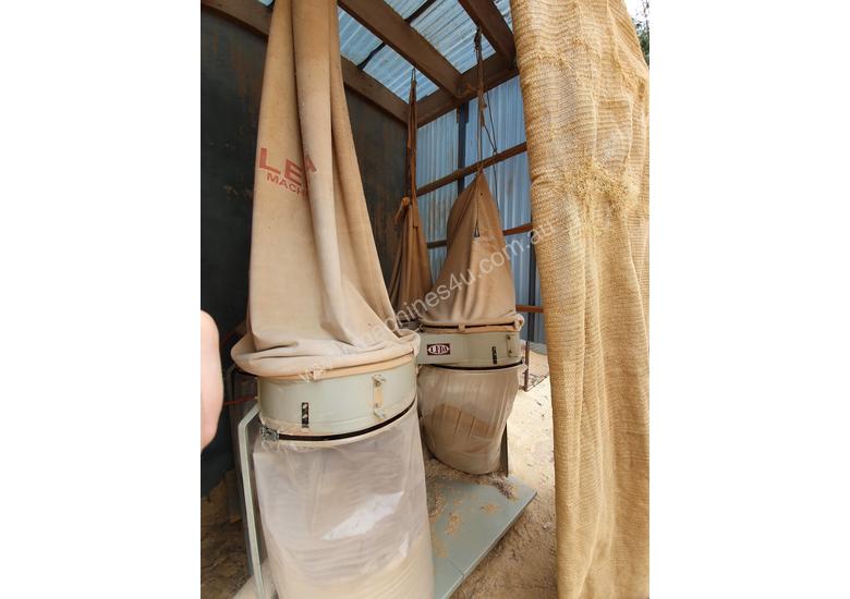 caption 4 Bag Dust Collector