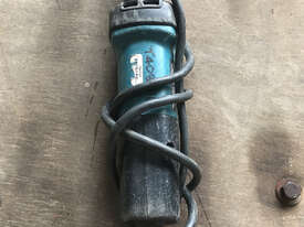 Makita Die Grinder 240 Volt 400 Watt High Speed Pencil Grinding GD0600 - picture0' - Click to enlarge