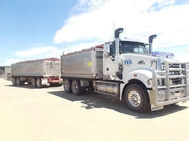 Mack TRIDENT Tipper Truck - picture0' - Click to enlarge