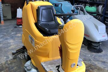 Adiatek Saphire 85 Ride on Scrubber 57 hours Adiatek Saphire 85 Ride on Scrubber 57 hours
