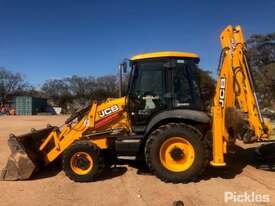 2016 JCB 3CX - picture1' - Click to enlarge