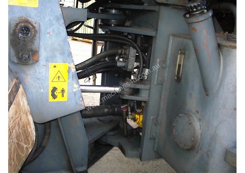 caption Wheel loader Foton FL958G