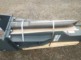 Mustang HM1300 Hydraulic Breaker - picture2' - Click to enlarge