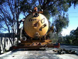 E-550 Vermeer vac unit , 35hp deutz powered  water tank and vac tank - picture0' - Click to enlarge