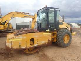 Caterpillar CP663E Padfoot Roller - picture0' - Click to enlarge