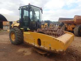 Caterpillar CP663E Padfoot Roller - picture2' - Click to enlarge