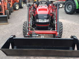 Case IH 50B 4wd tractor, loader, 4in1 bucket & 5' slasher - picture0' - Click to enlarge