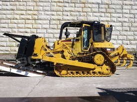 Caterpillar D6N XL Bulldozer Stick Rake Fitted SU Blade DOZCATM - picture1' - Click to enlarge