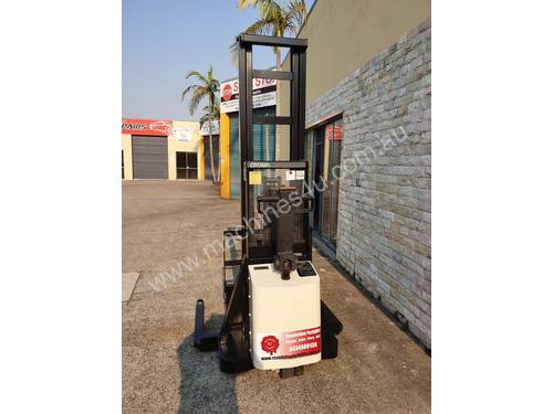 Crown 20MT Electric walkie stacker. 3.9m lift height