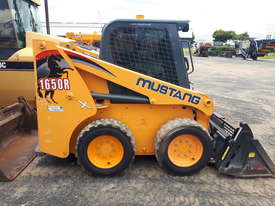 Near New Mustang Skid Steer! - picture0' - Click to enlarge