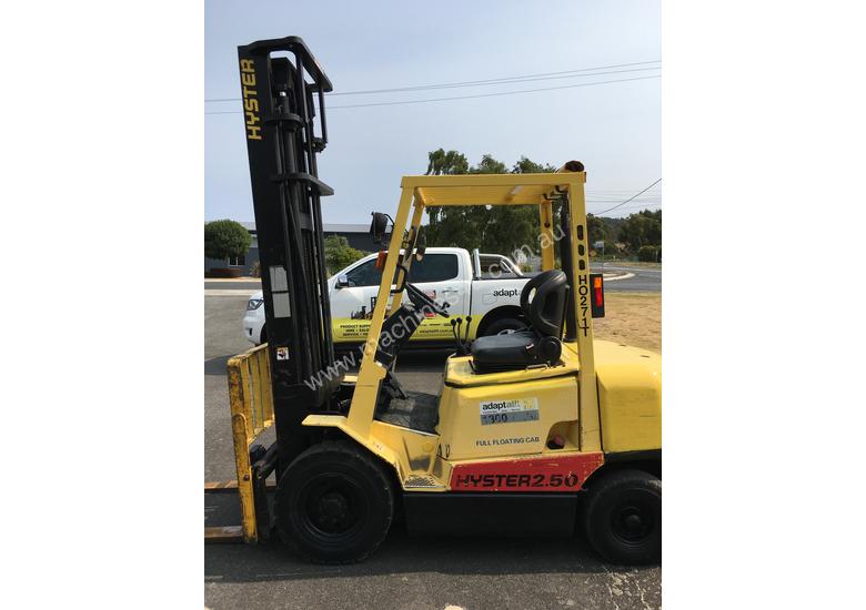 caption 2.5T Petrol Counterbalance Forklift