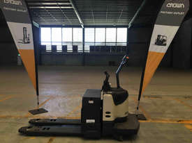 Crown PE Series Pallet Jack Jack/Lifting - picture0' - Click to enlarge