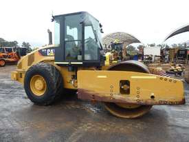 Caterpillar CS76 Smooth Drum Roller - picture0' - Click to enlarge