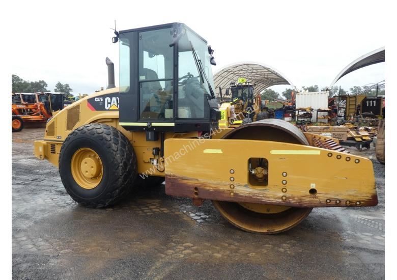 caption Caterpillar CS76 Smooth Drum Roller