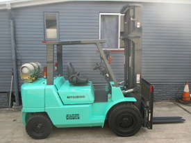 Mitsubishi 4 ton LPG good Used Forklift #1542 - picture0' - Click to enlarge