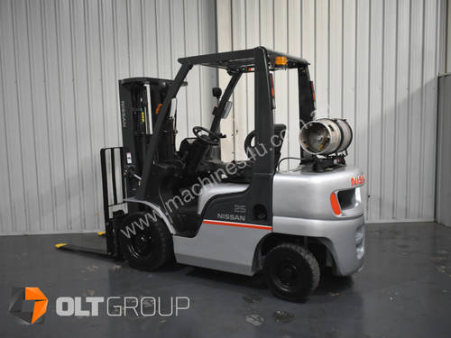Nissan PL02A25JU 2.5 Tonne Forklift 4.3m Container Mast with Sideshift Solid Tyres