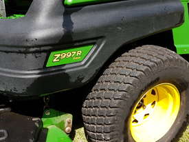 Zero turn mower - picture1' - Click to enlarge