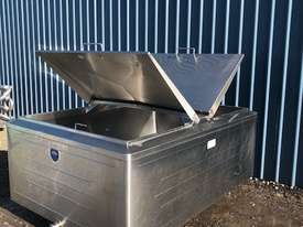 1,600ltr Jacketed Stainless Steel Tank, Milk Vat - picture2' - Click to enlarge