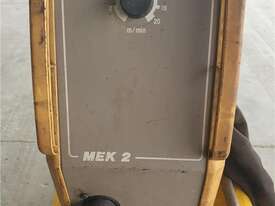 ESAB LAX 380 Mig welder - picture2' - Click to enlarge
