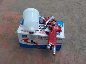 TMUS Gravity Feed Spray Gun - picture2' - Click to enlarge