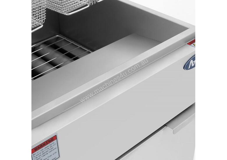 New COOKRITE NEW COOKRITE 3 BURNER NAT GAS DEEP FRYER Fryer in