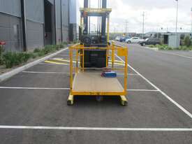 0.5T Battery Electric Order Picker - picture1' - Click to enlarge