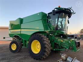 John Deere S680 & 40ft Draper Front - picture0' - Click to enlarge