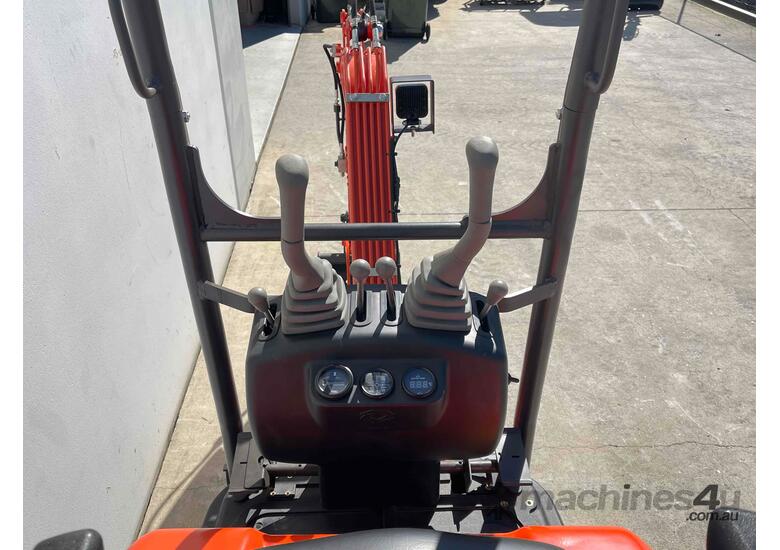RHINOCEROS XN12-8 1.2T KUBOTA DIESEL SWING BOOM ADJ TRACKS MINI EXCAVATOR INC 10 X ATTACHMENTS