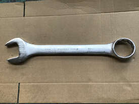 Typhoon Tools 85mm x 730mm Spanner Wrench Ring/Open Ender Combination Pre-Owned - picture1' - Click to enlarge