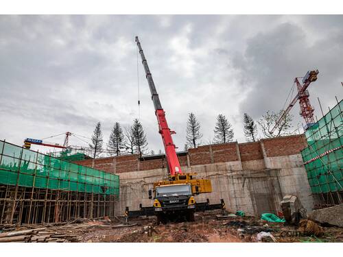 caption SANY SAC1100S1 All Terrain Cranes